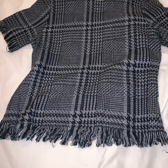 R Dakota Houndstooth Short Sleeve Sweater - Picture 6 of 7